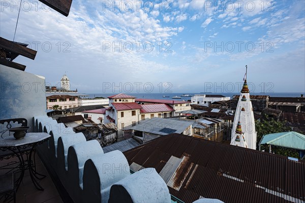 Blick ueber die Blechdaecher von Stone Town