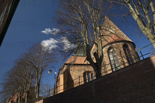 Blick von Unten auf die Sankt Nicolaikirche
