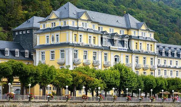 The spa hotel with the adjacent Grand Hotel