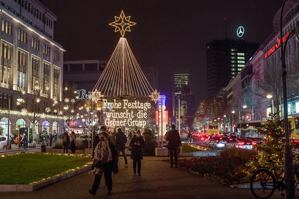 Kadewe from outside in the glow of lights. Christmas shopping on Tauentzien am Schoeneberg