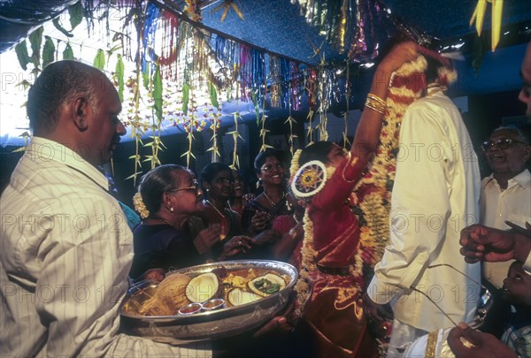 Exchanging garlands