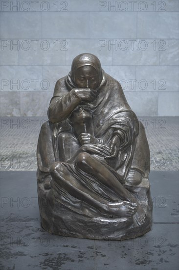 Sculpture Mother with Dead Son by Kaethe Kollwitz