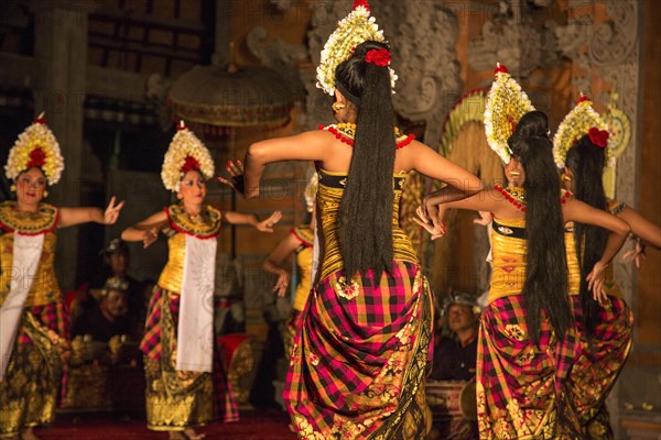 Balinese female dancers performing in Ubud