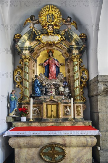 Side altar