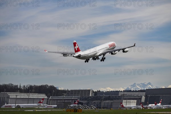 Flugzeug Swiss