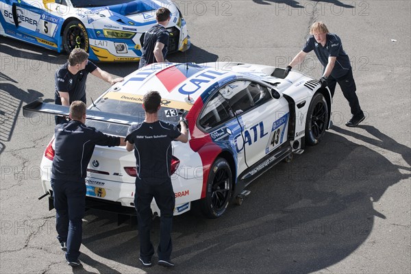 Race car BMW M6 GT3