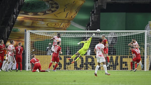 Penalty Area Scenes Sharp save Goalkeeper Mark Flekken SC Freiburg SCF