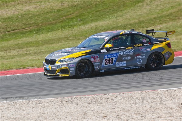 BMW M235i Racing