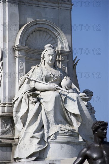 Statue of Queen Victoria