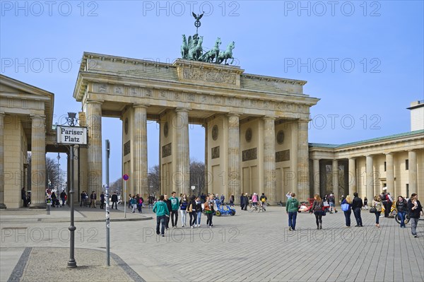 Tourists and small actors