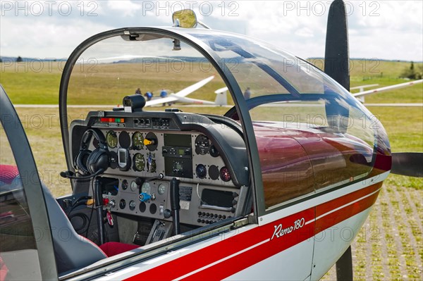 Cockpit instruments