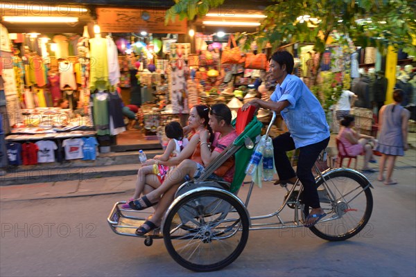 Cycle rickshaw