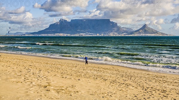 View from Bloubergstrand to the silhouette of Cape Town