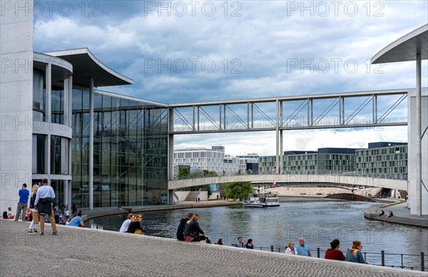 Tourists in the Berlin government quarter at the Marie Elisabeth Lueders House