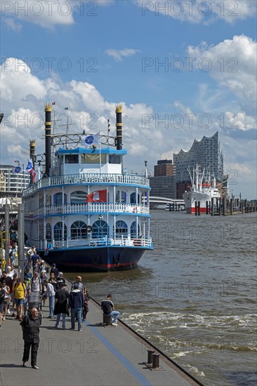 Paddle steamer Louisiana Star