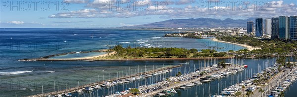 Panoramic view over Ala Moana Beach and Magic Island Lagoon