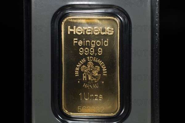 1 ounce gold bar from Heraeus 9999