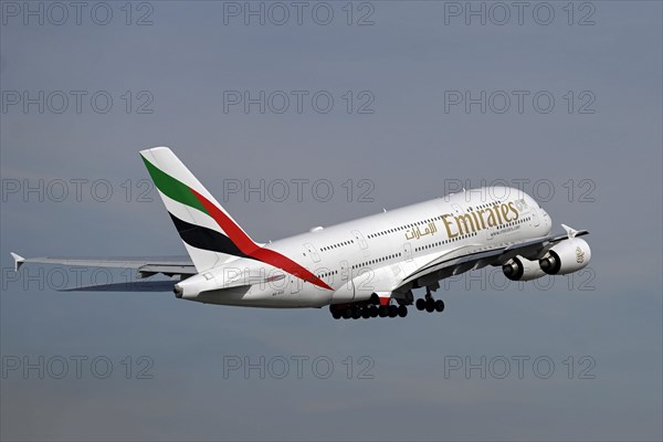 Flugzeug Emirates