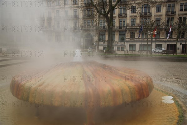 Artwork Kochbrunnen Springer by Edgar Heydock 2001 at Kochbrunnenplatz