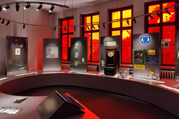Interior photograph of the permanent exhibition in the German Wire Museum