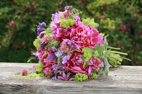 Colourful bouquet of flowers in red