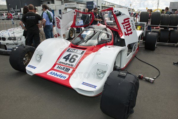 Porsche 962 prototype in front of the start