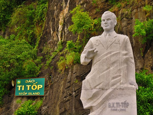 Statue Gherman Titov