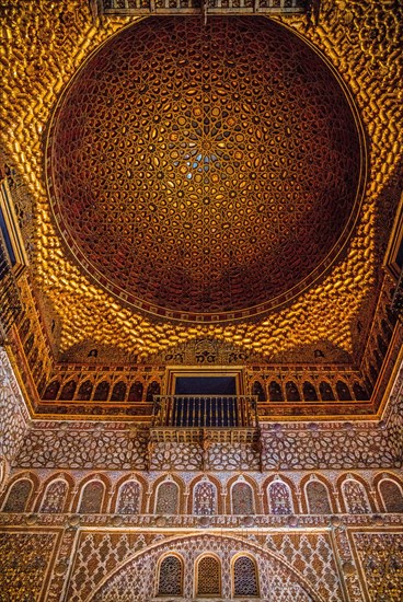 Cedar stalactite dome in the Salon de los Embajadores