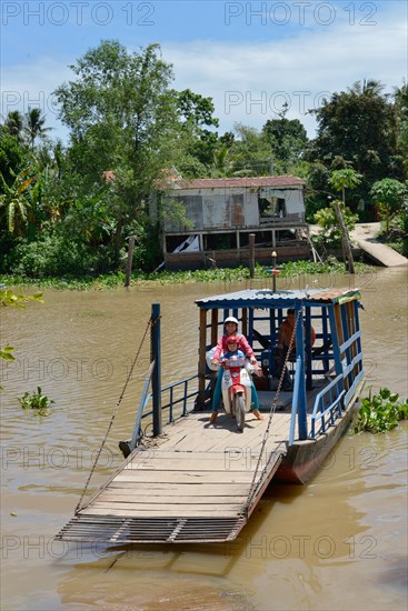 Ferry at Cai Be