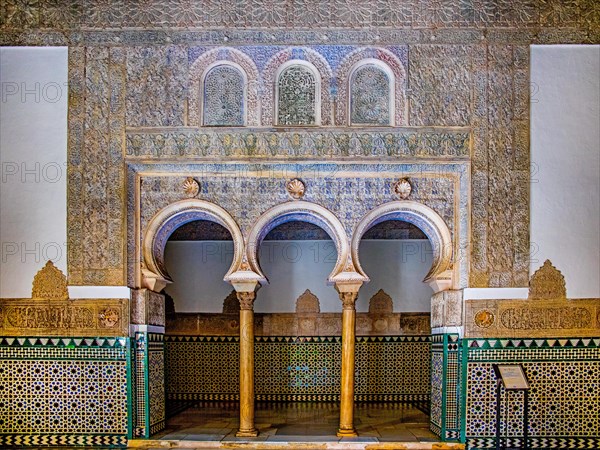 Azulejos and stucco elements in the Alcazar