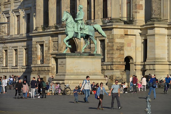 Equestrian statue of Duke Friedrich Wilhelm