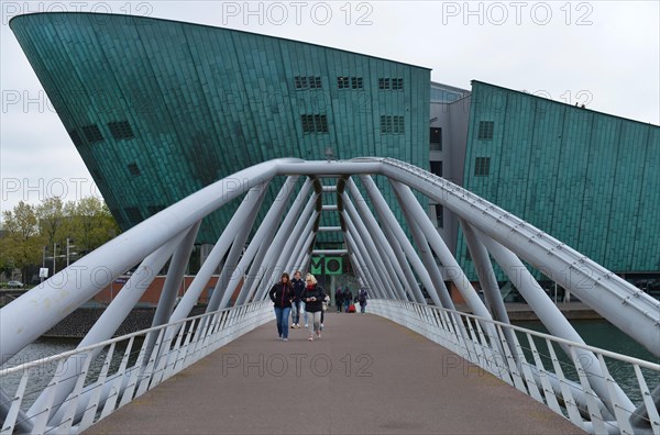 Pedestrian bridge