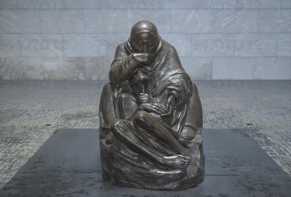 Sculpture Mother with Dead Son by Kaethe Kollwitz