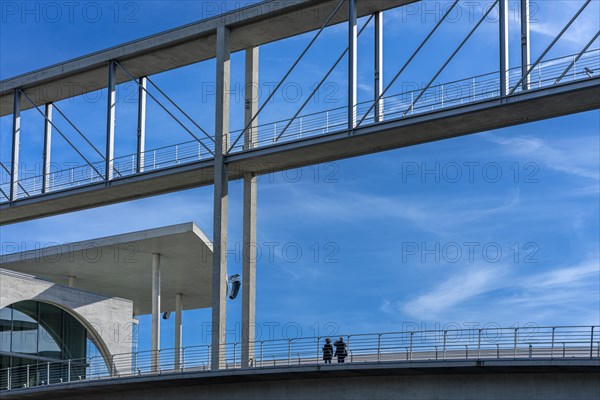 Pedestrian bridge at the Marie-Elisabeth-Lueders Haus in the Berlin government quarter