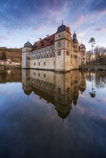 Mitwitz moated castle in the evening