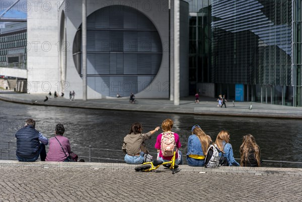 Tourists in the Berlin government quarter at the Marie Elisabeth Lueders House