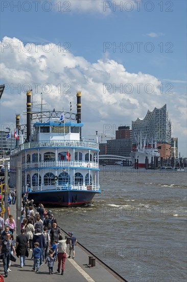 Paddle steamer Louisiana Star