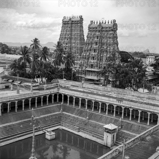 Meenakshi Temple And Golden Lotus Tank