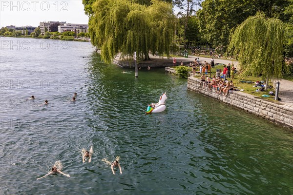 Oeffentliche Badestelle im Herose-Park am Seerhein