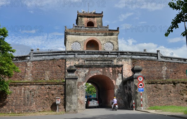 Thuong Tu Gate