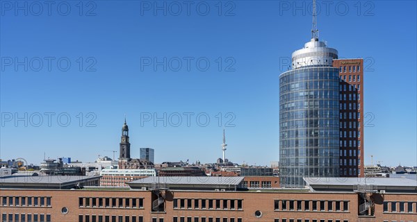 View from the Elbe Philharmonic Hall to the Columbiahaus and the Michel