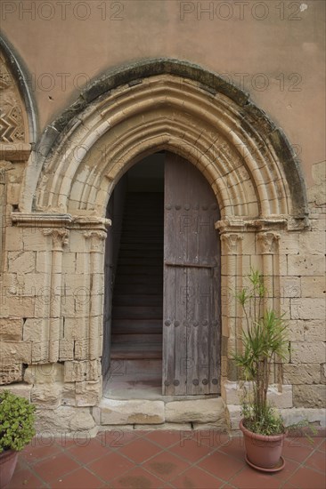 Norman round arches