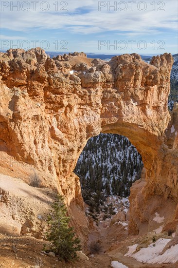 The arch at Agua Canyon inside Bryce Canyon national park