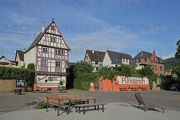 Historic Old Ferry House in Puenderich