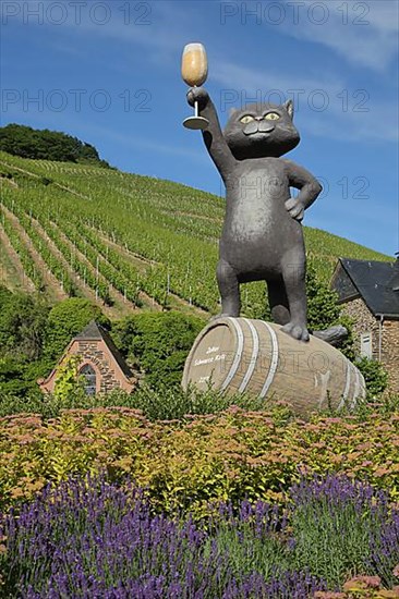 The famous Black Cat as a symbol for the wine-growing region of Zell Schwarze Katz in Zell