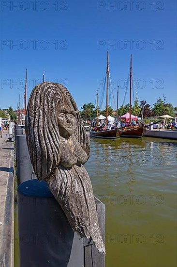 Statue of a mermaid