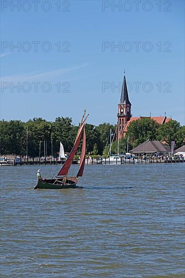 Sailing boat