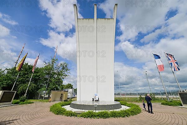 Airlift Monument