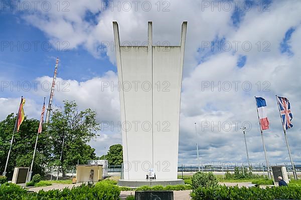 Airlift Monument