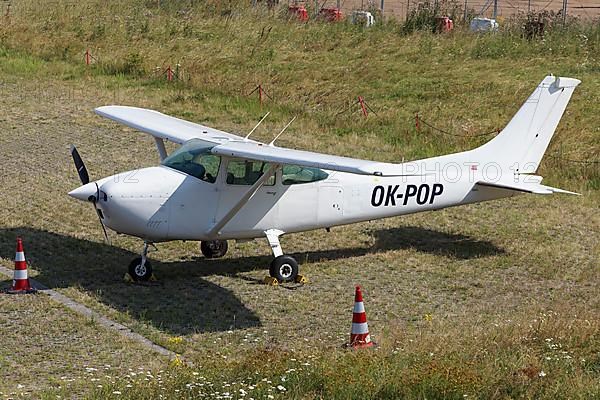 Cessna 182 Q Skyline